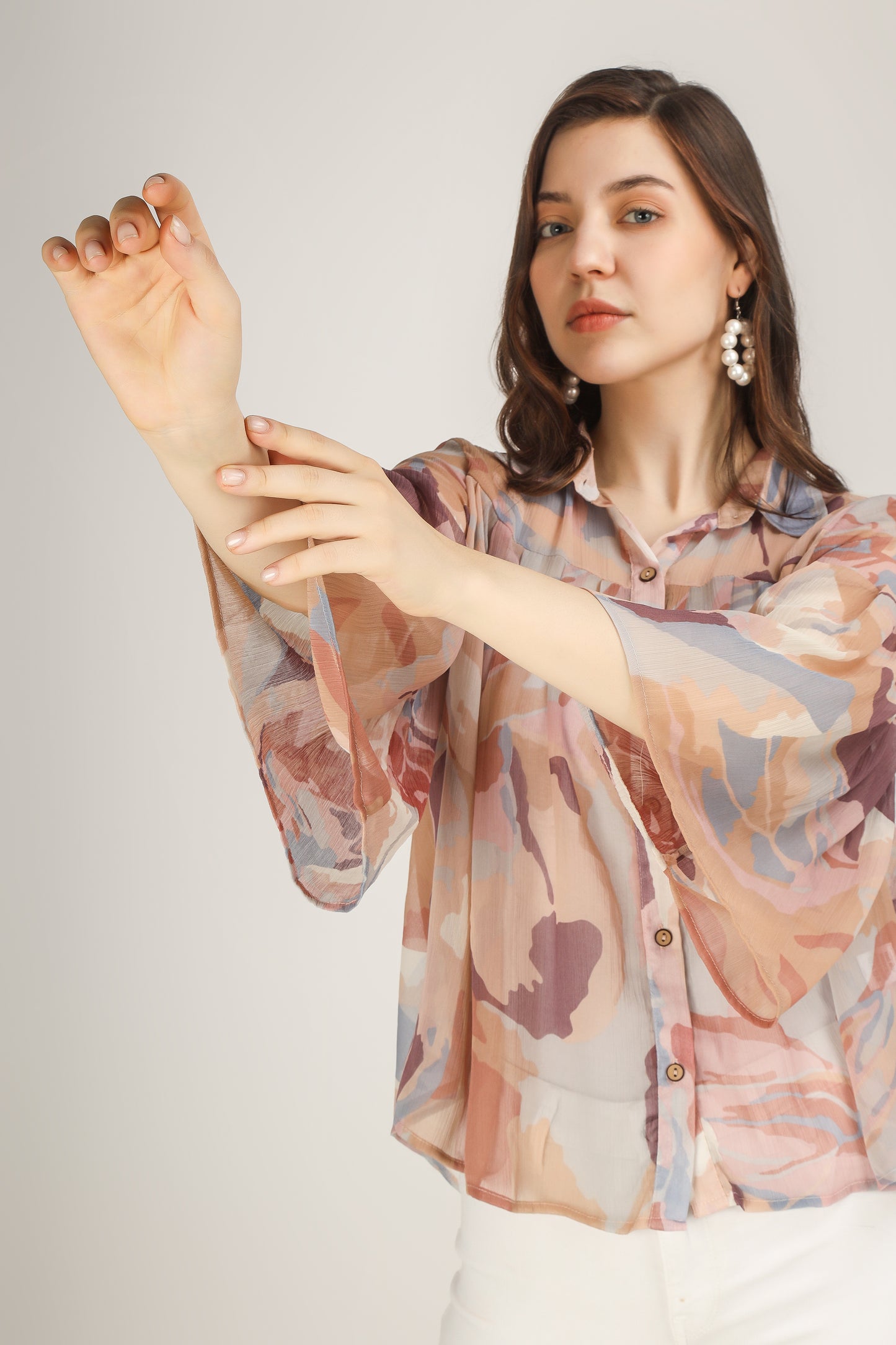 Vomendi Abstract Print Top with Box Pleat