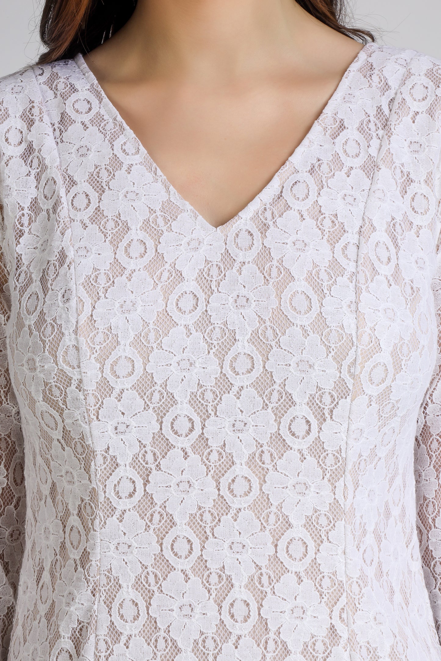 Vomendi White Lace Work Bodycon Dress with Princess Seam and Full Sleeves